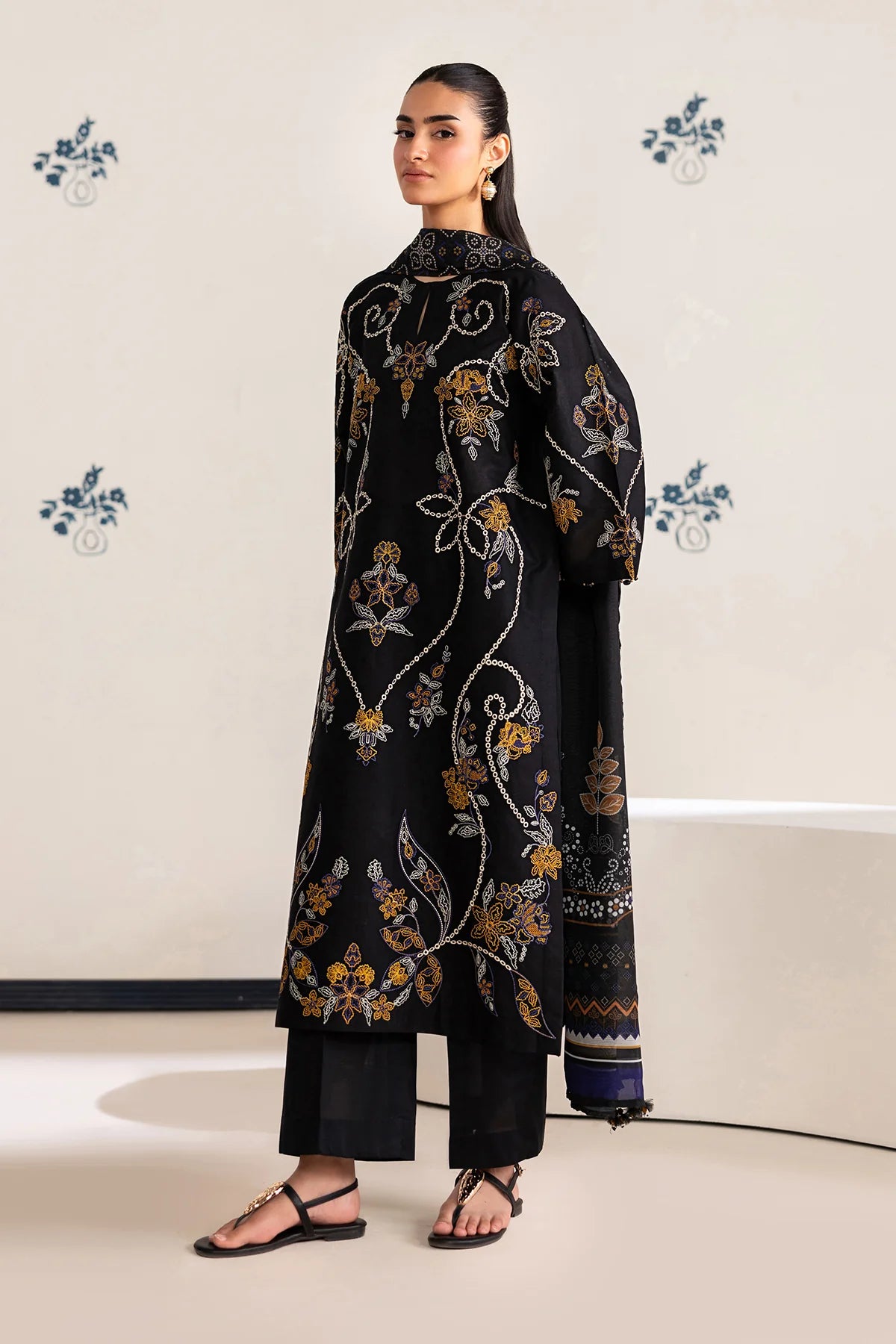 ESPR1331 | New In | Baroque