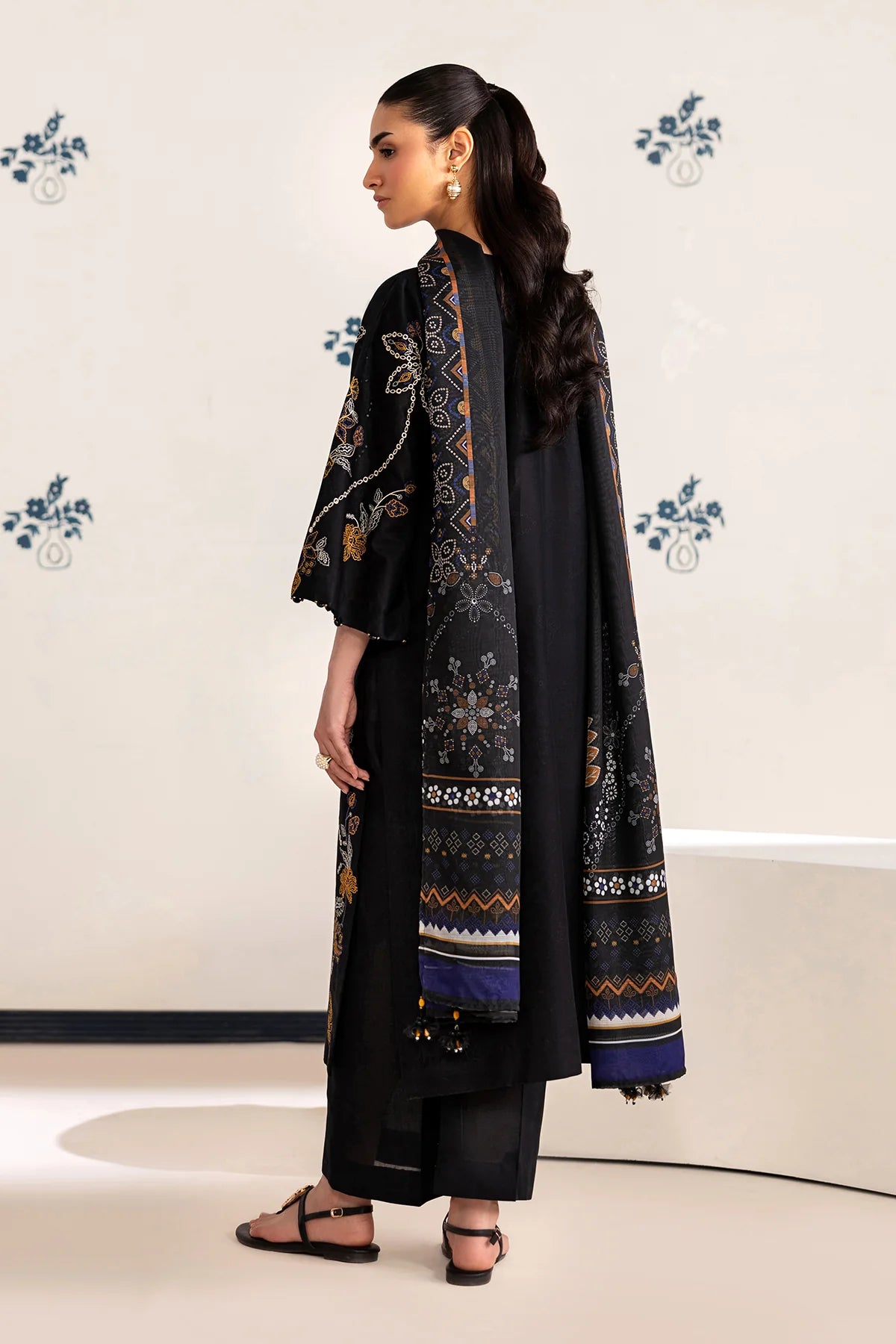 ESPR1331 | New In | Baroque