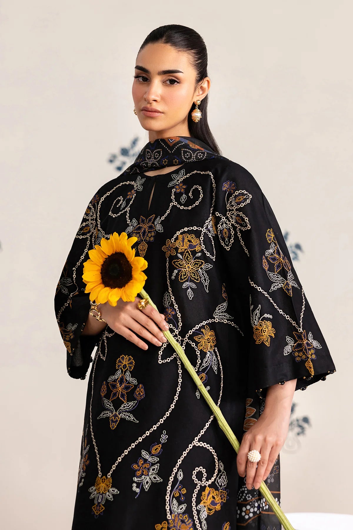 ESPR1331 | New In | Baroque