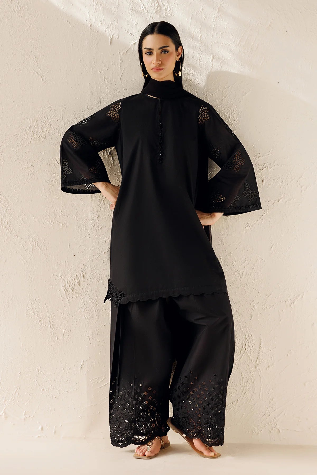ESPR1376 | New In | Baroque