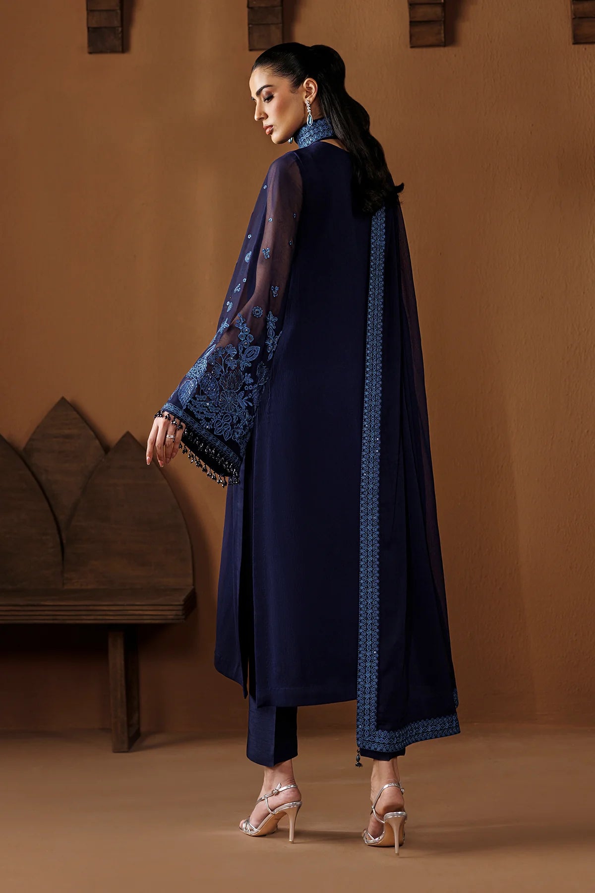 EFPR1287 | New In | Baroque