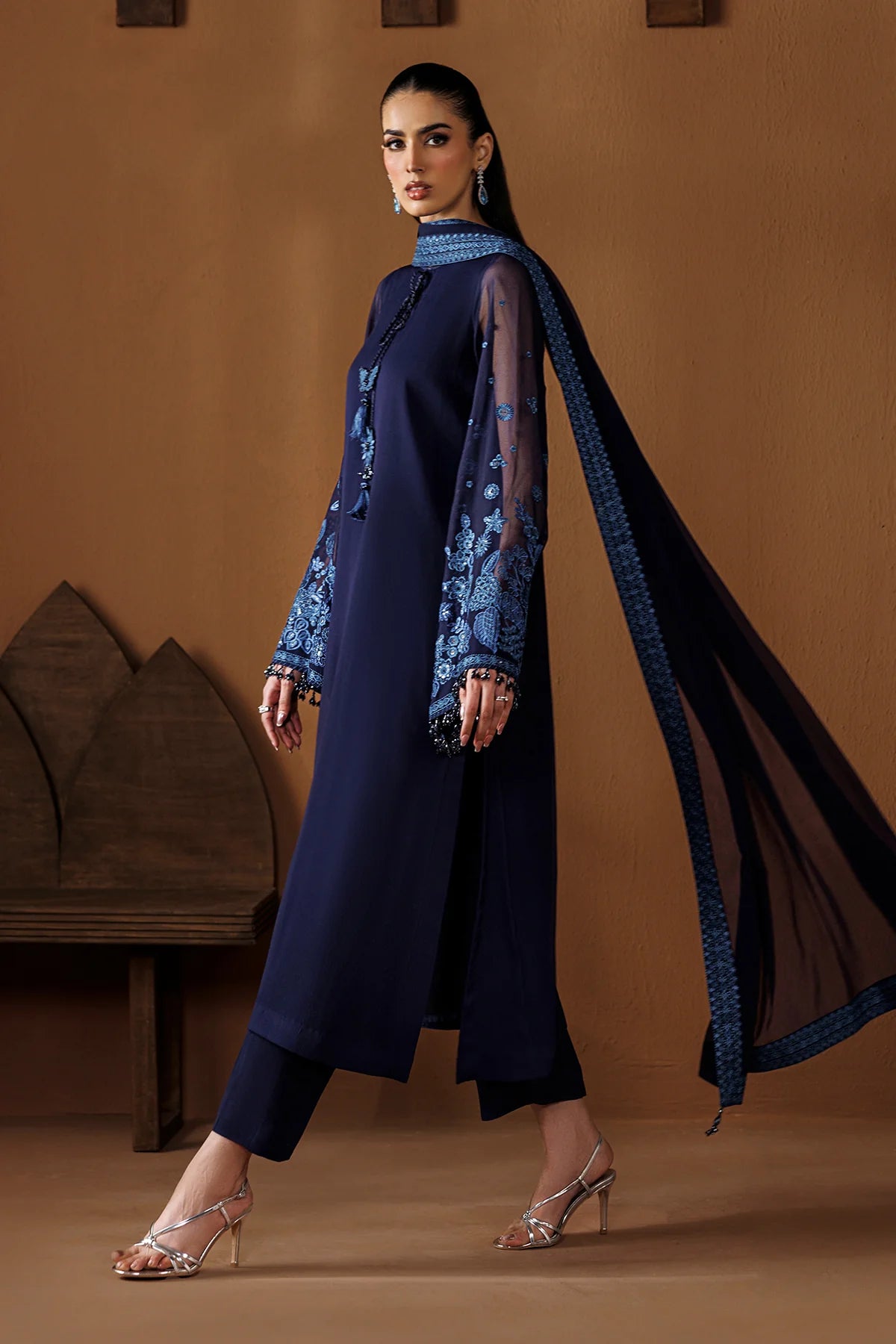 EFPR1287 | New In | Baroque