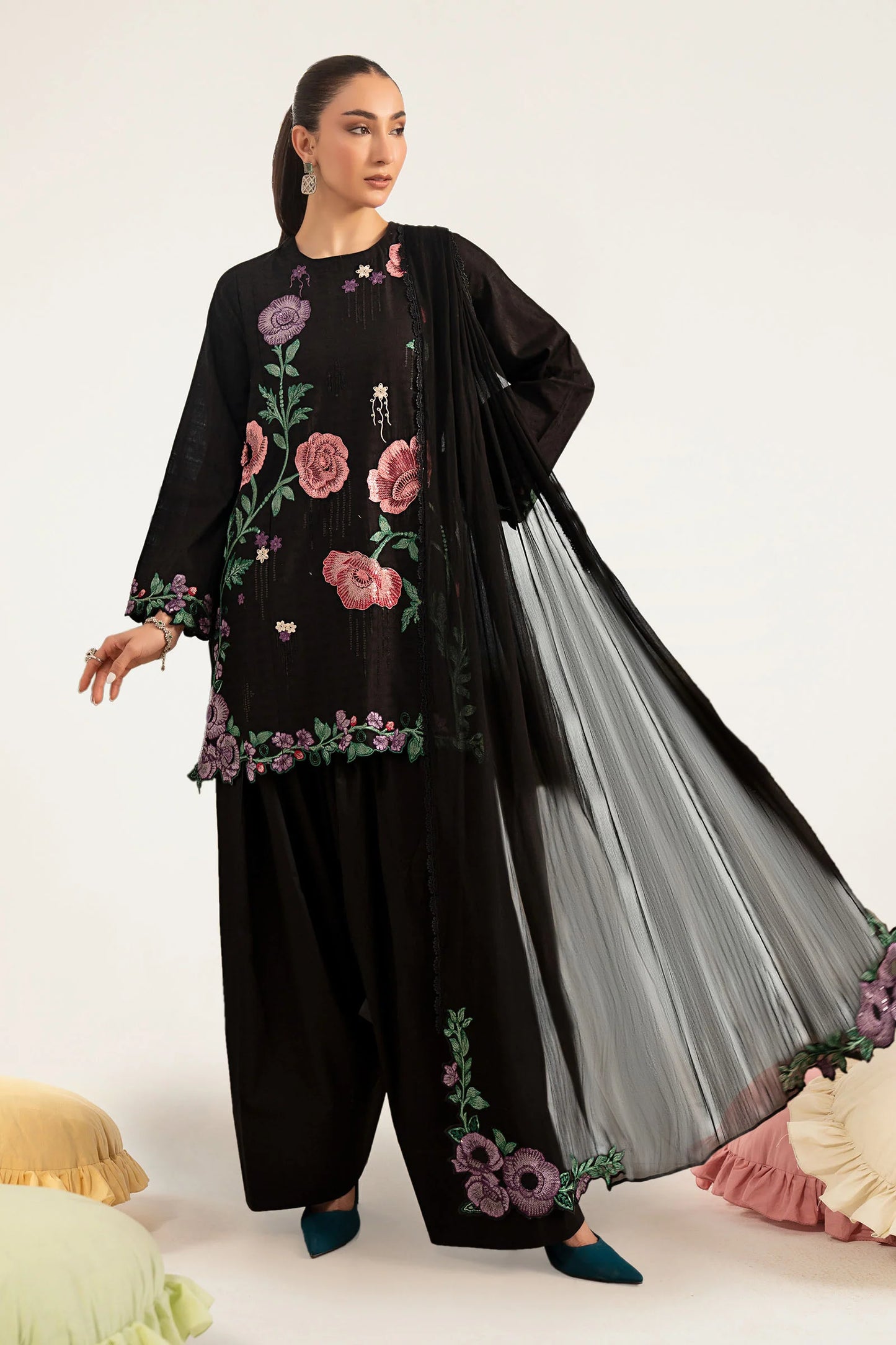 DW-PF26-20-Black | Desi Summer Pie | MARIA.B