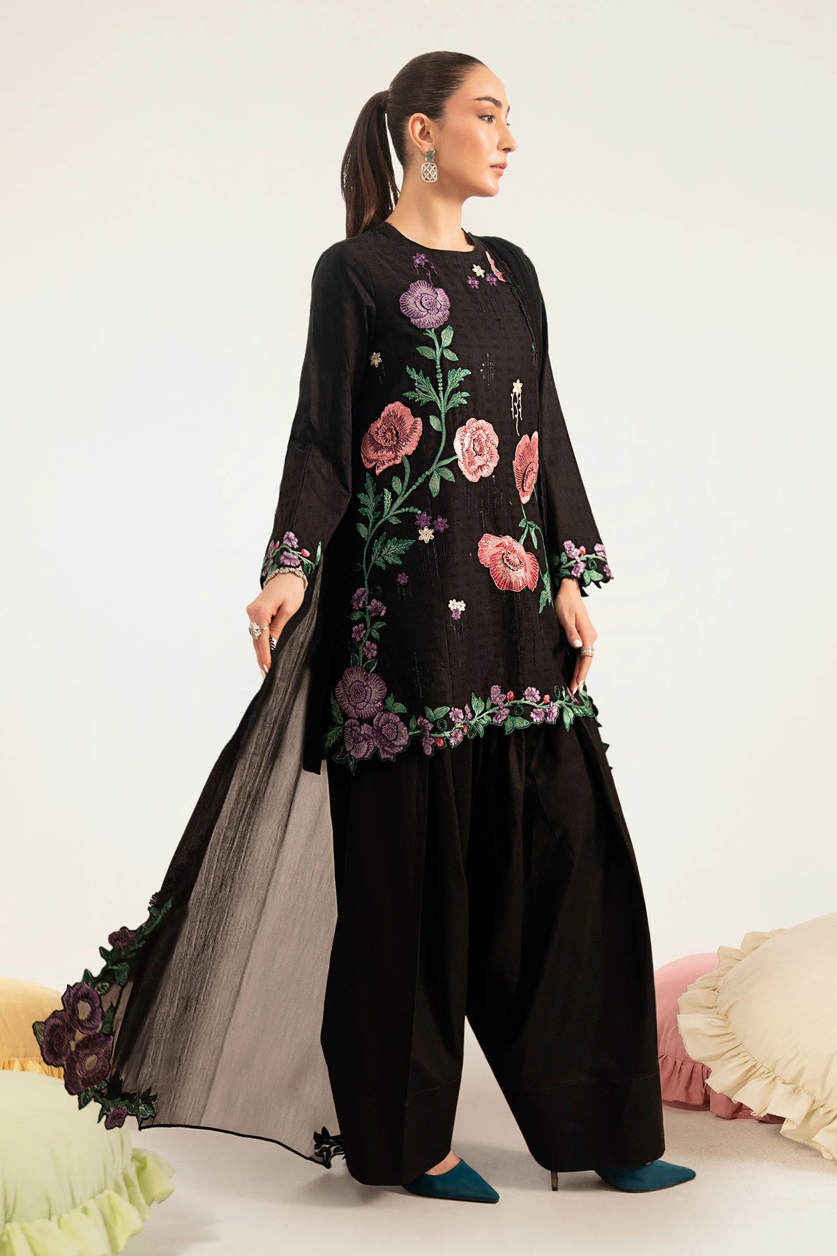 DW-PF26-20-Black | Desi Summer Pie | MARIA.B