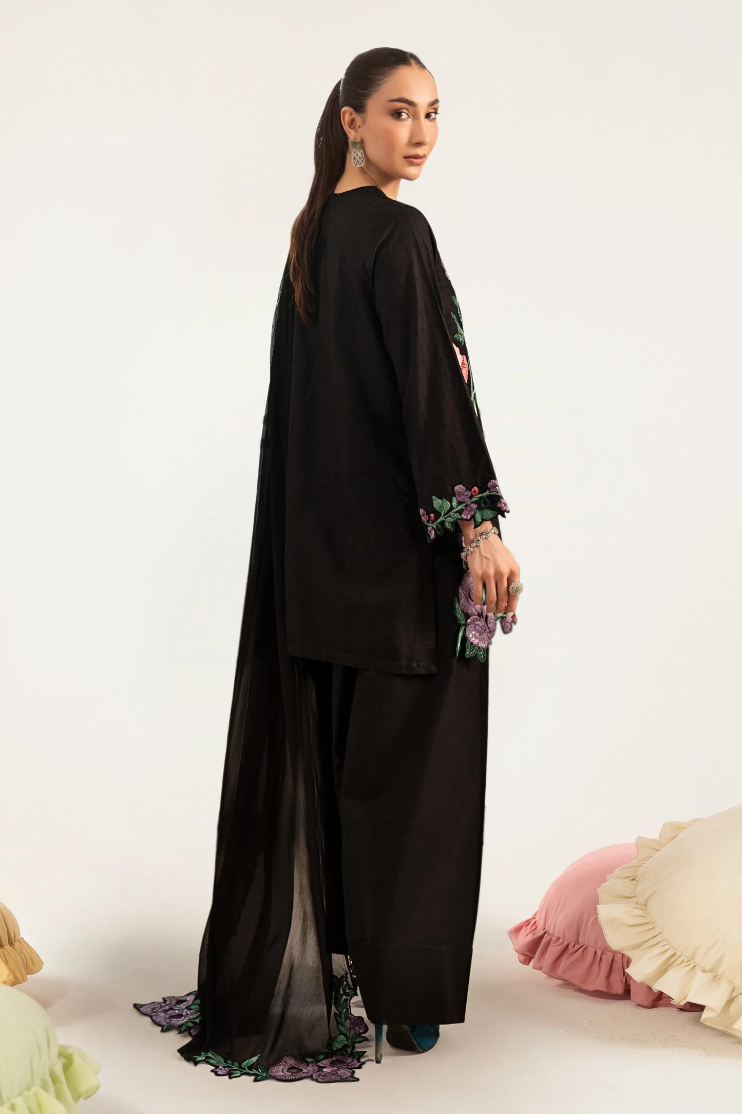 DW-PF26-20-Black | Desi Summer Pie | MARIA.B