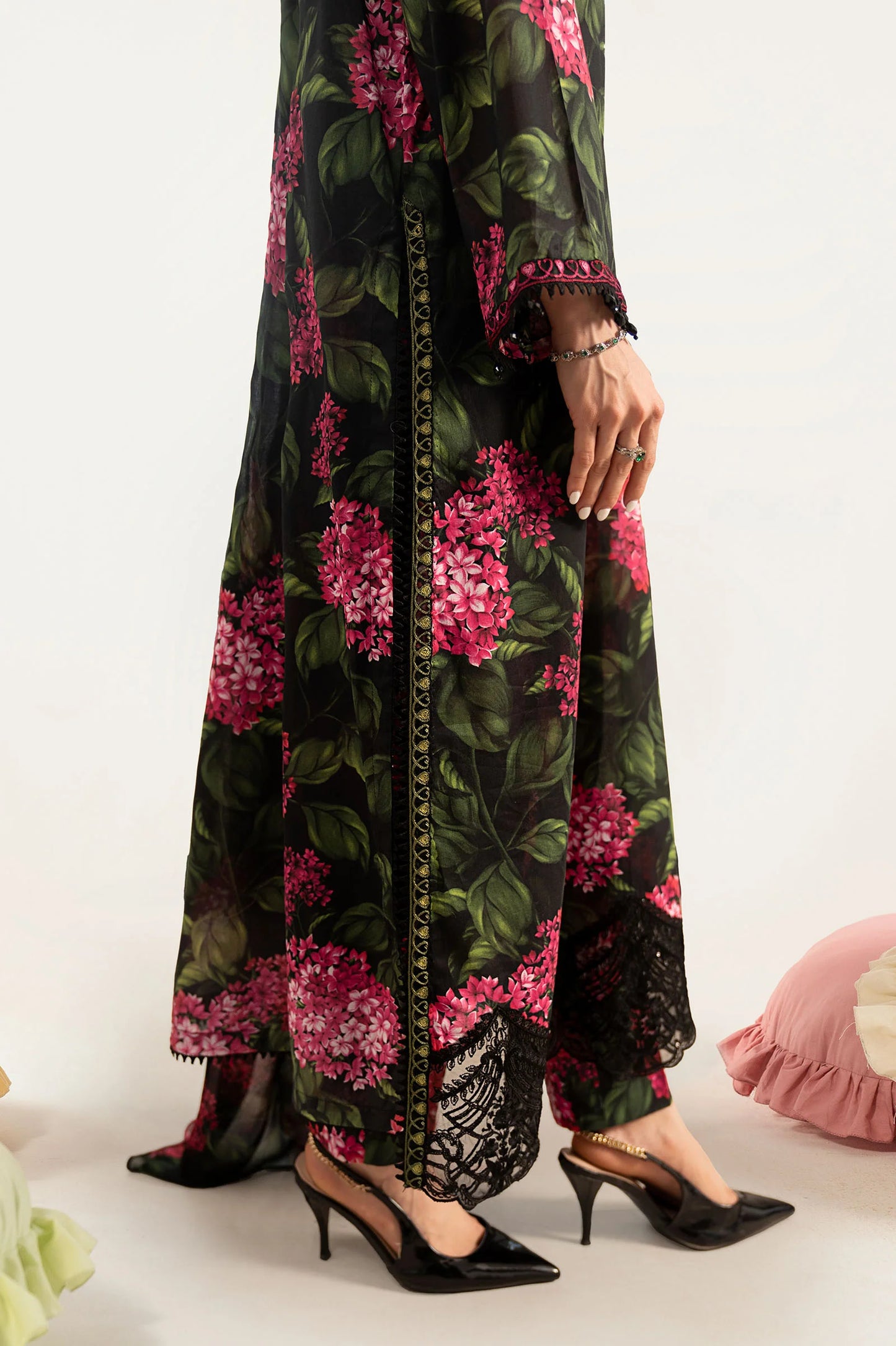 DW-PF26-15-Black | Desi Summer Pie | MARIA.B