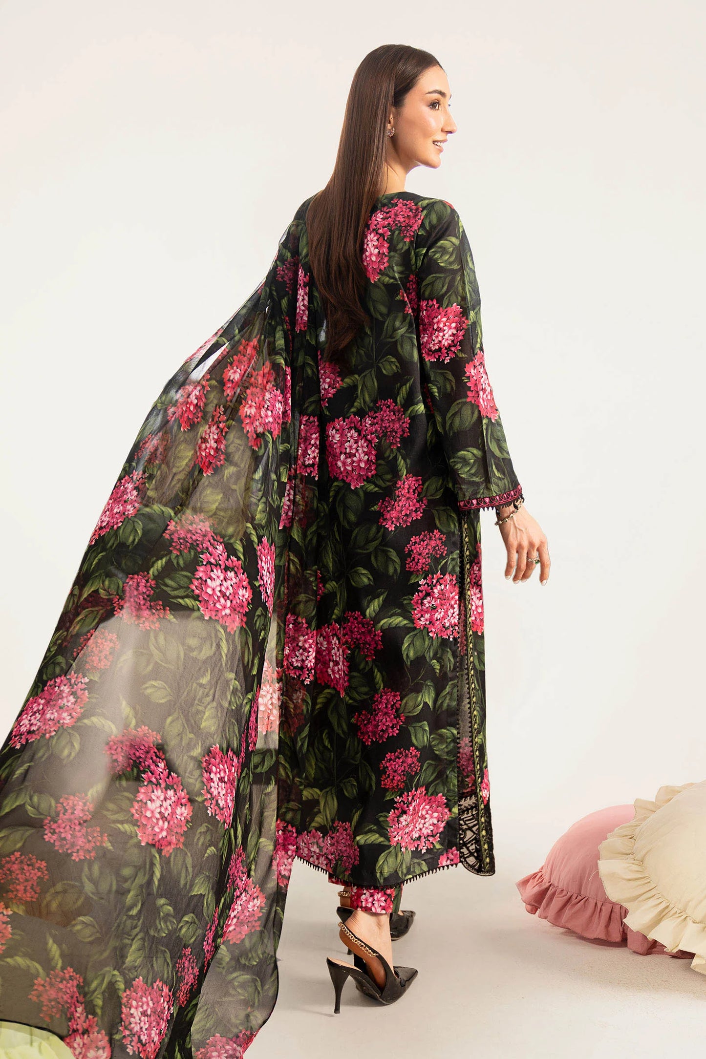 DW-PF26-15-Black | Desi Summer Pie | MARIA.B