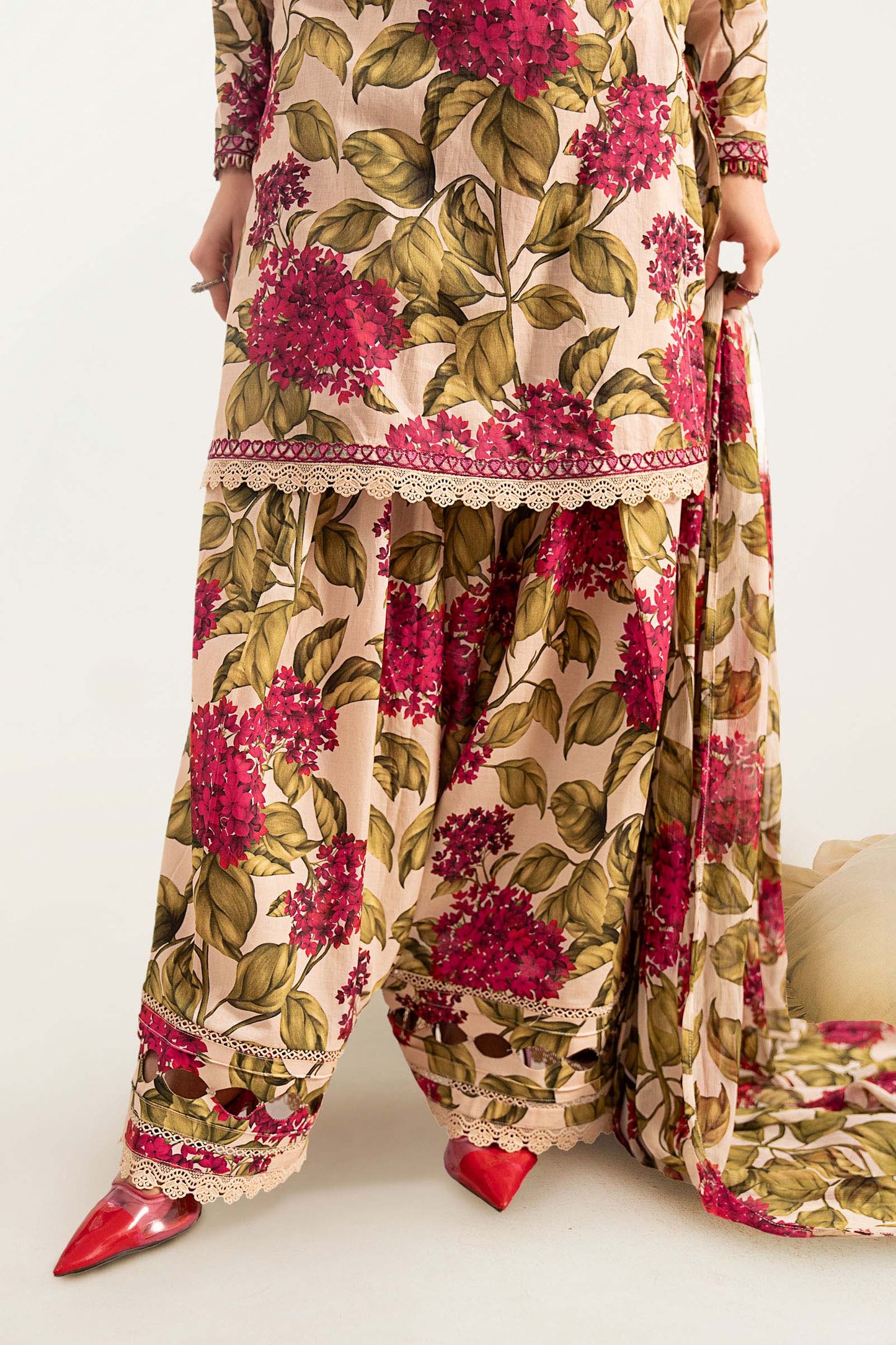 DW-PF26-01-Off White | Desi Summer Pie | MARIA.B