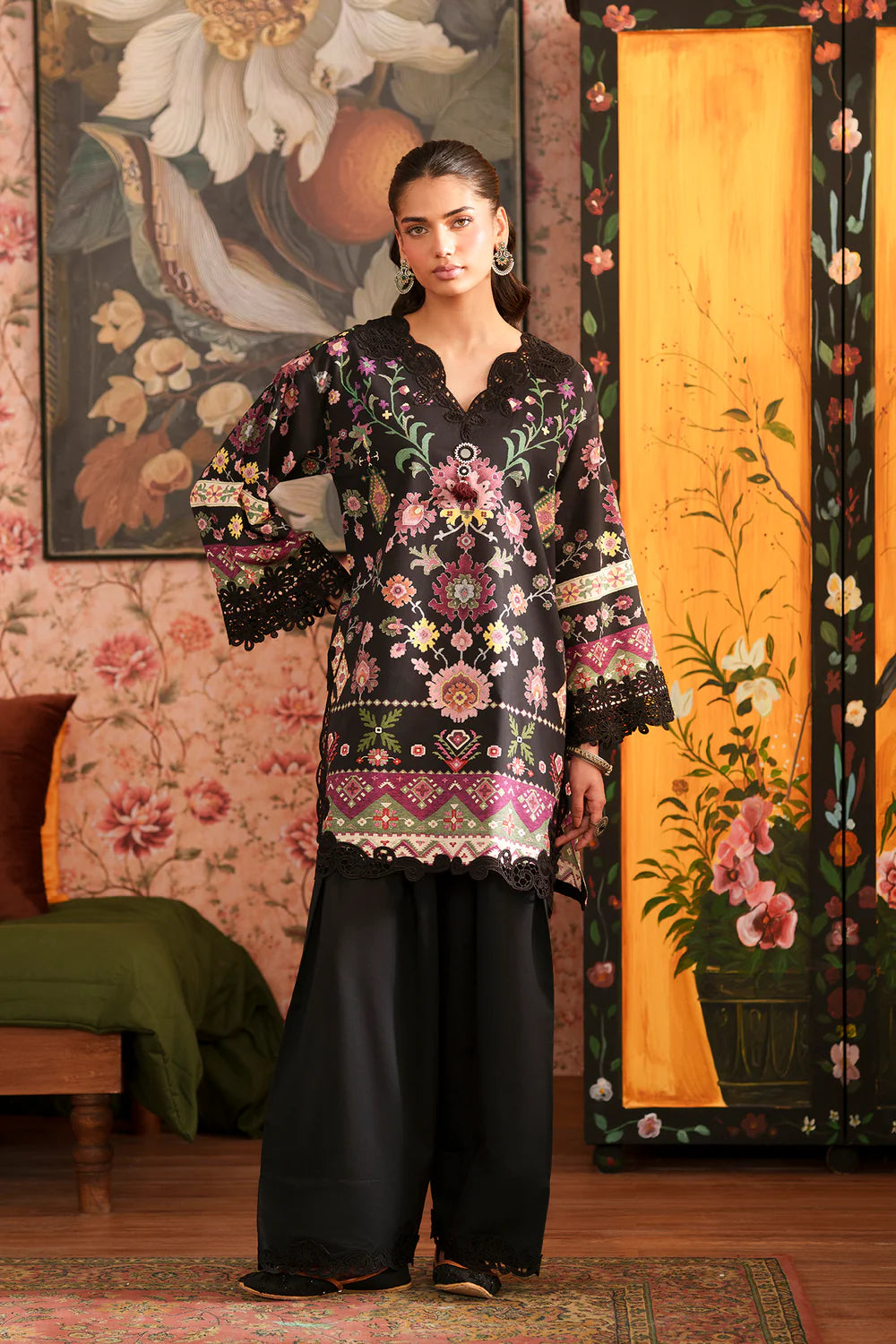 BLACK | E4628/103/901 | Women Rozana 22 June 26 | Ethnc
