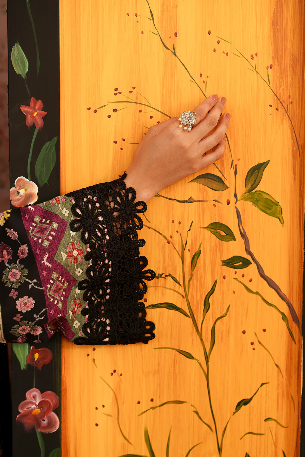 BLACK | E4628/103/901 | Women Rozana 22 June 26 | Ethnc