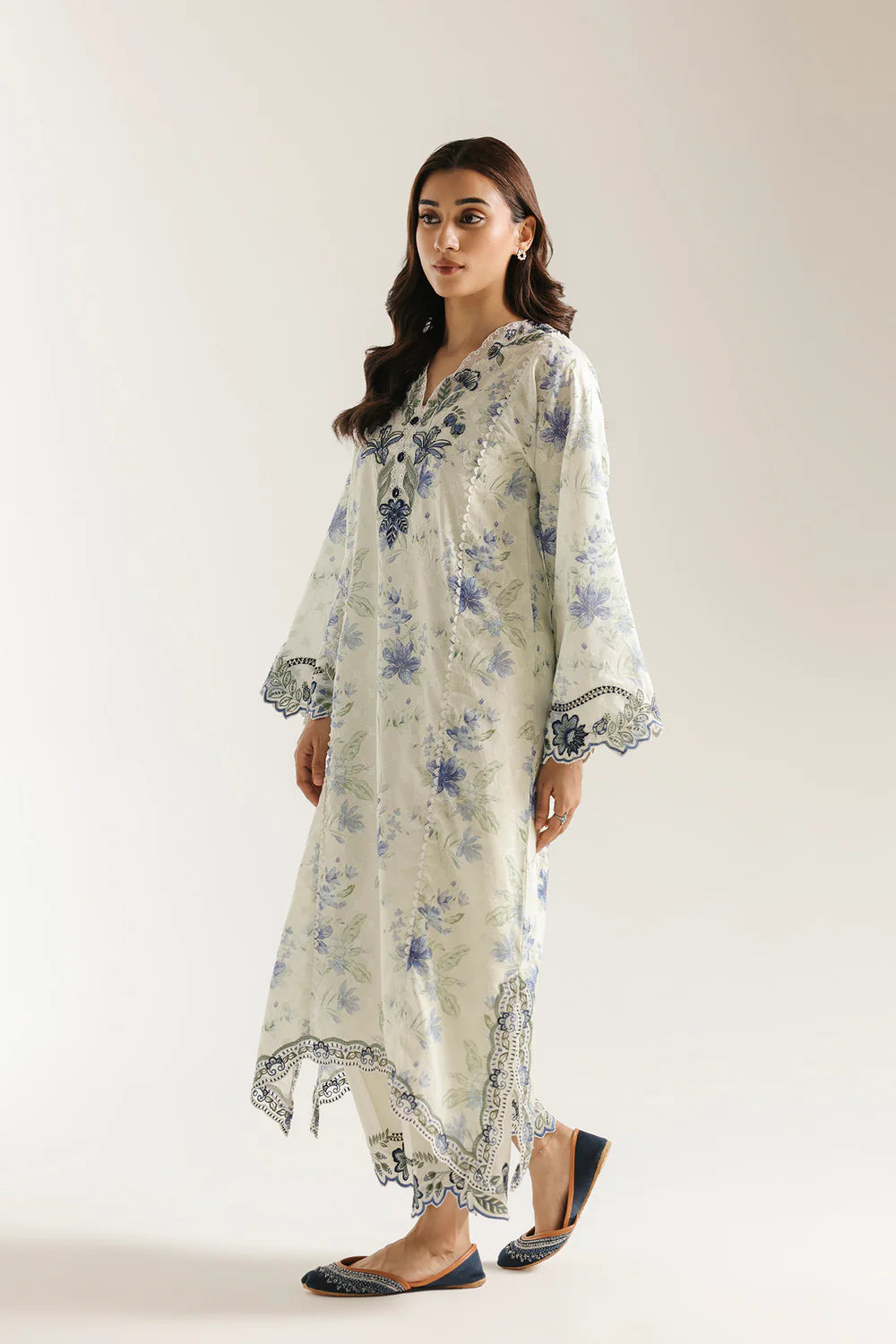 PALE GREEN | E4458/103/130 | Women Rozana 22 June 26 | Ethnc