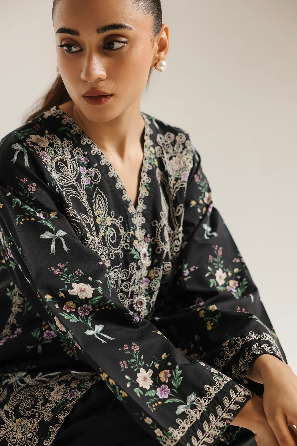 BLACK | E4497/103/901 | Women Rozana 22 June 26 | Ethnc