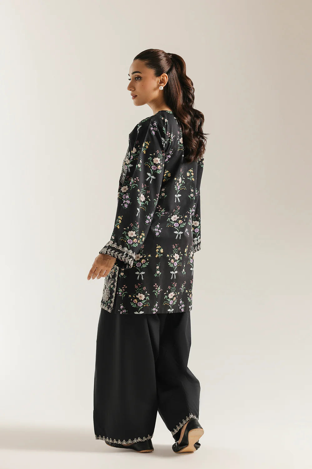 BLACK | E4497/103/901 | Women Rozana 22 June 26 | Ethnc