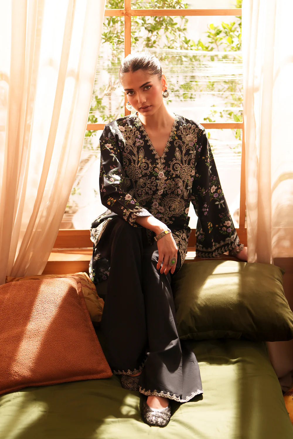 BLACK | E4497/103/901 | Women Rozana 22 June 26 | Ethnc