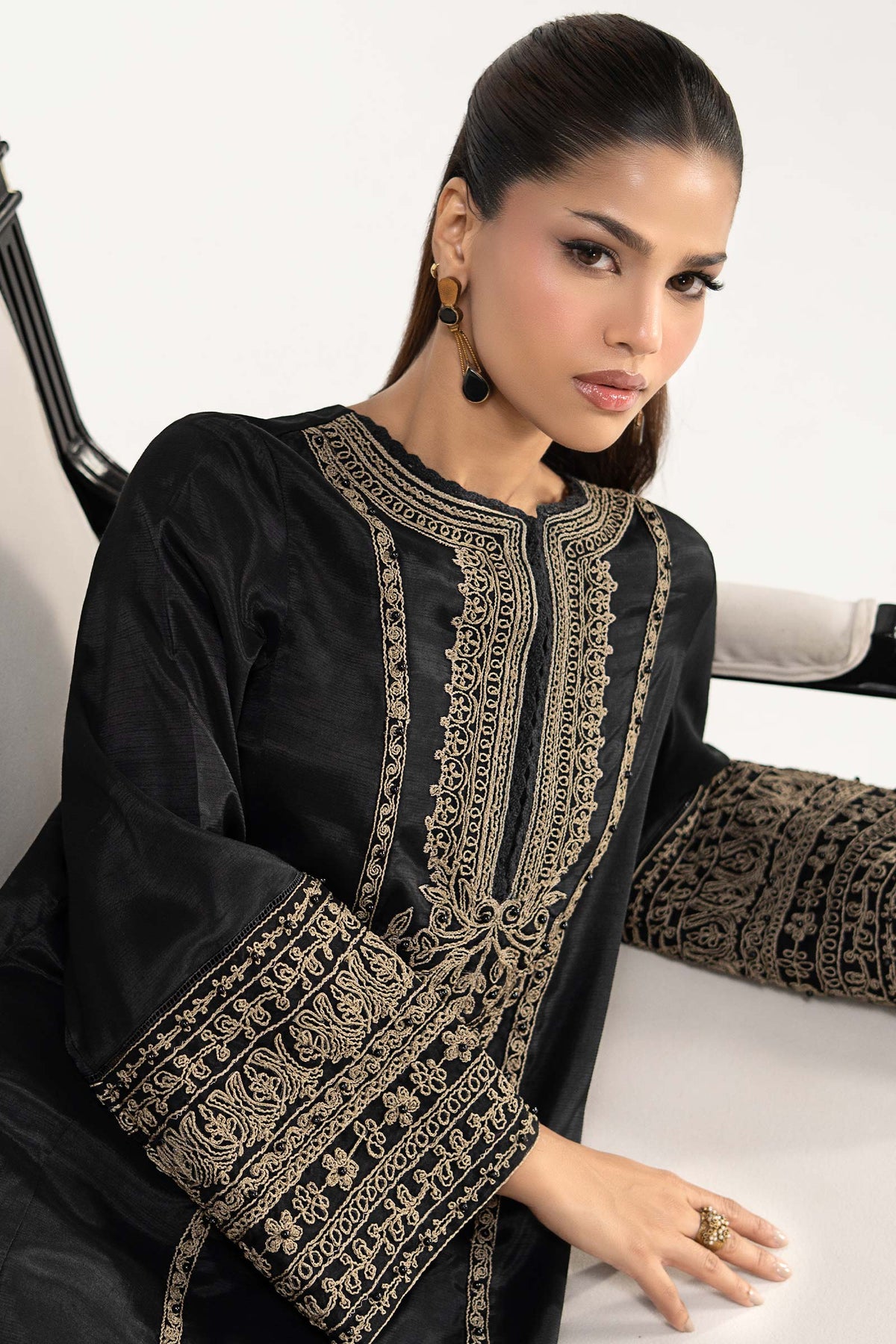 DW-EA26-39-Black | Desi Summer Pie | MARIA.B