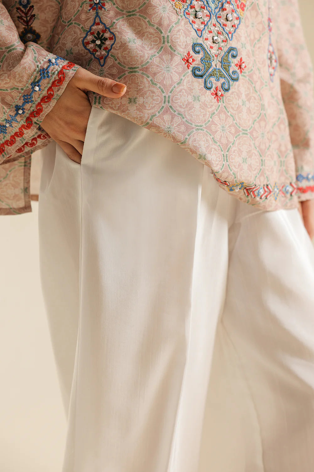 WHITE | E0775/119/001 | BOHO NEW LOOKBOOK | Ethnc