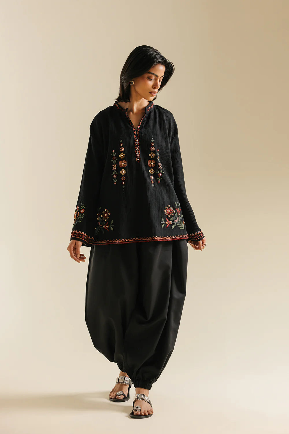 JET BLACK | E0745/119/902 | BOHO NEW LOOKBOOK | Ethnc