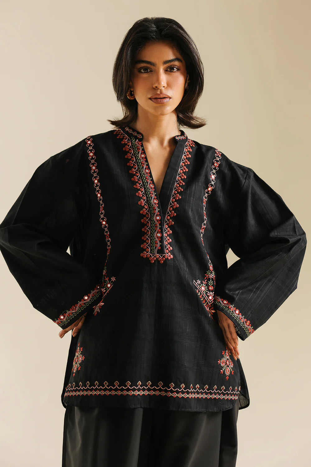 BLACK | E0832/119/901 | BOHO NEW LOOKBOOK | Ethnc