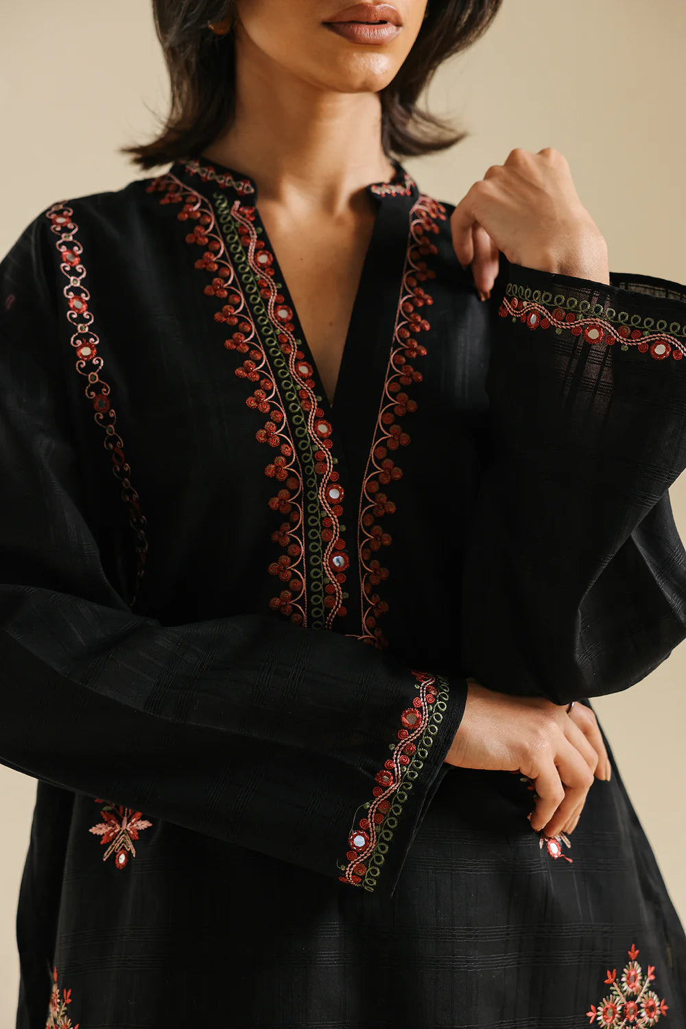 BLACK | E0832/119/901 | BOHO NEW LOOKBOOK | Ethnc