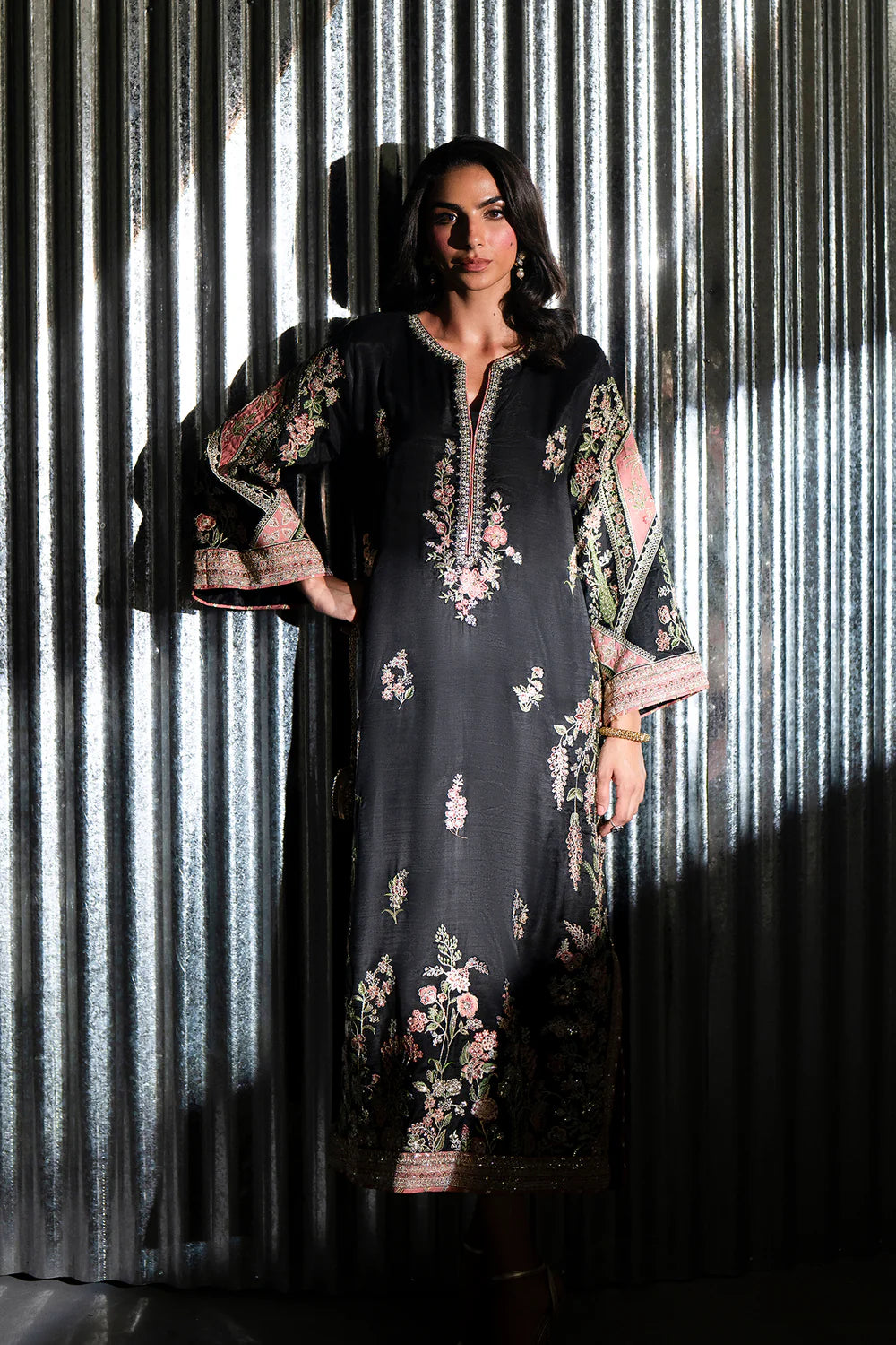 JET BLACK | E1135/104/902 | Women Boutique 29 June ‘26 | Ethnc