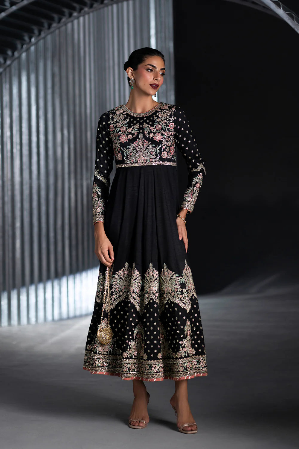 JET BLACK | E1123/104/902 | Women Boutique 29 June ‘26 | Ethnc