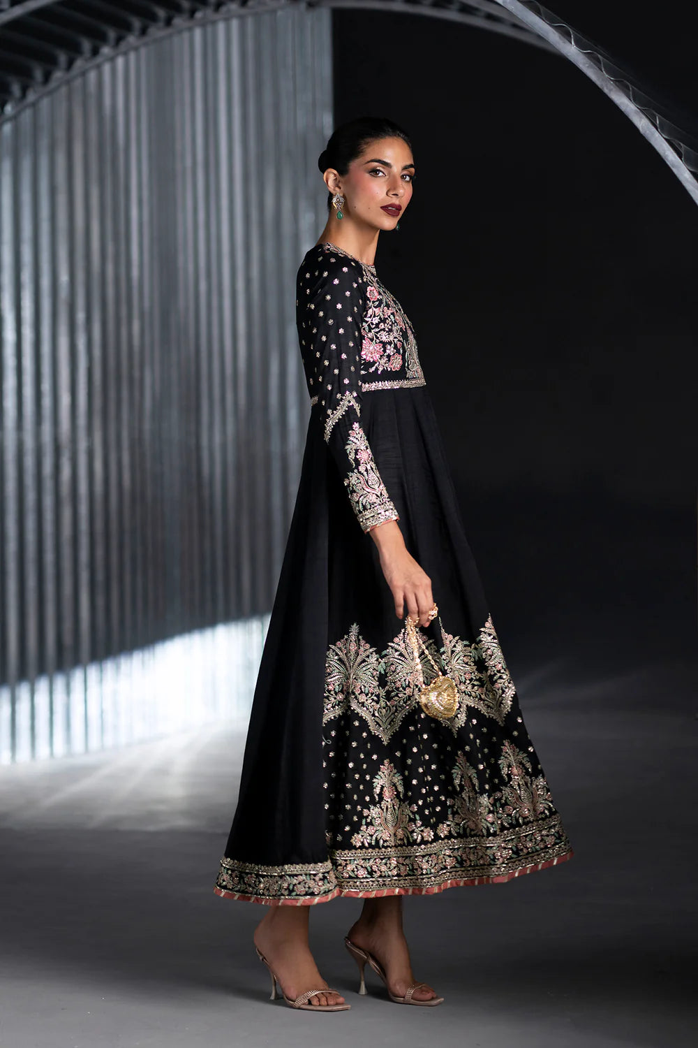 JET BLACK | E1123/104/902 | Women Boutique 29 June ‘26 | Ethnc