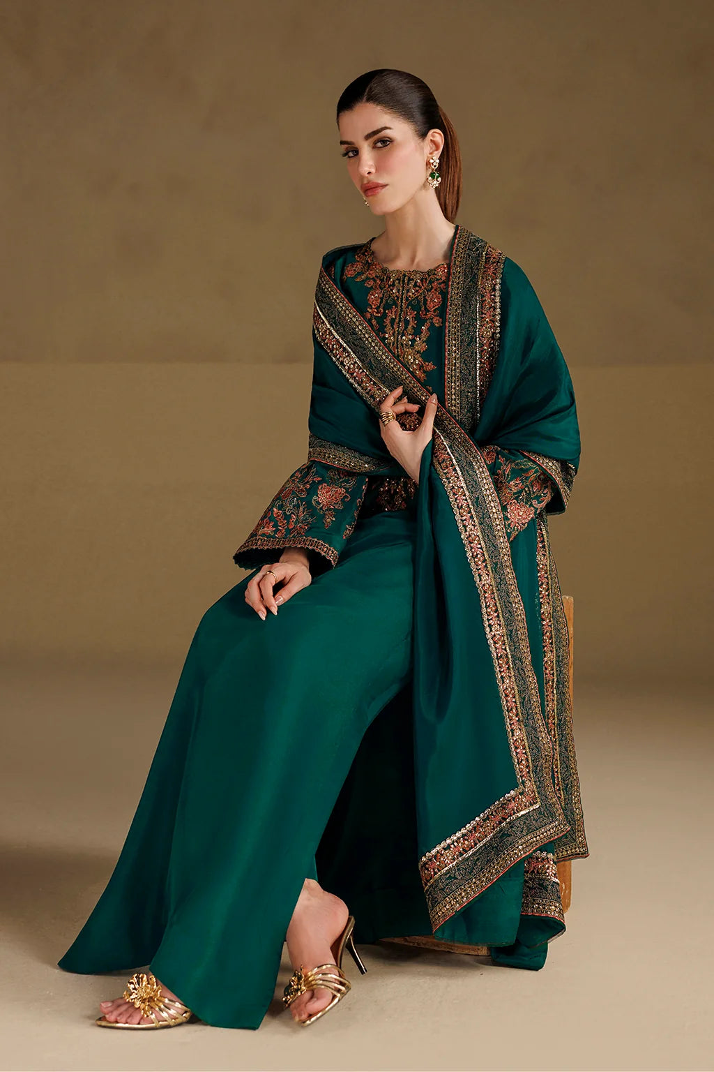 UE-738 Dyed Pure Ramen Silk | Formals ‘26 | Iznik