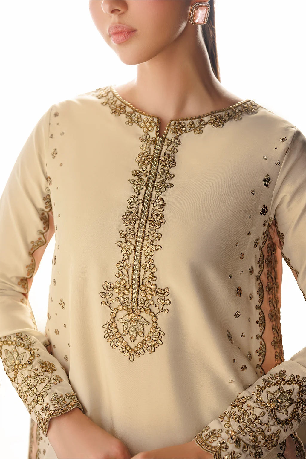UE-735 Embroidered Ramen Silk | Formals ‘26 | Iznik