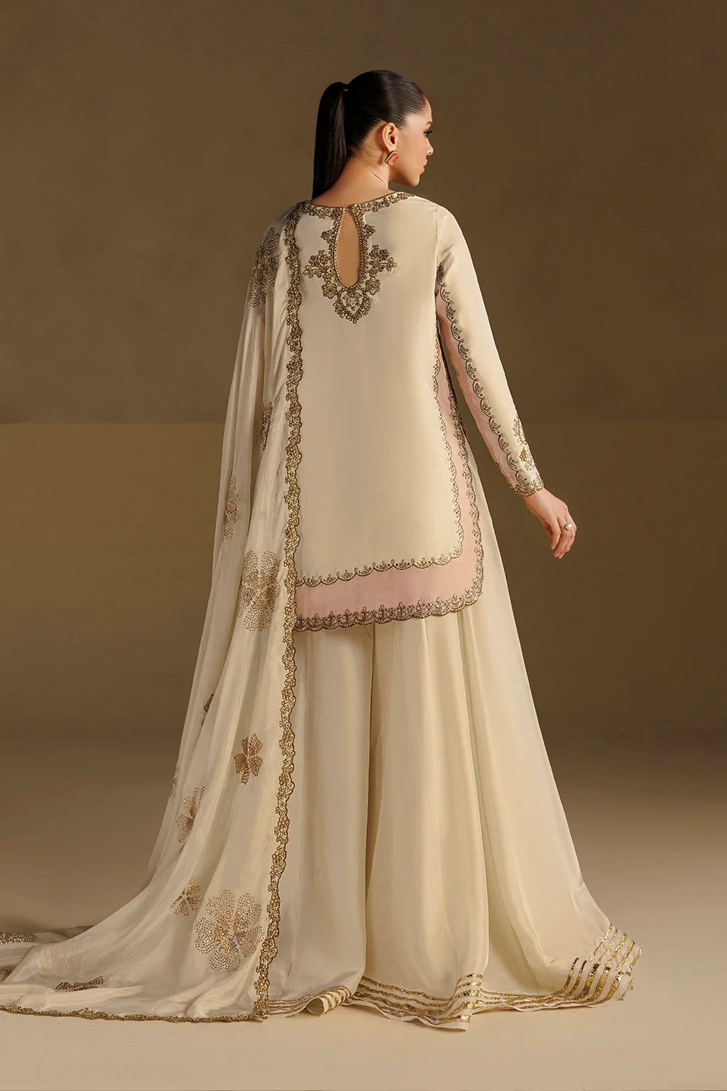 UE-735 Embroidered Ramen Silk | Formals ‘26 | Iznik