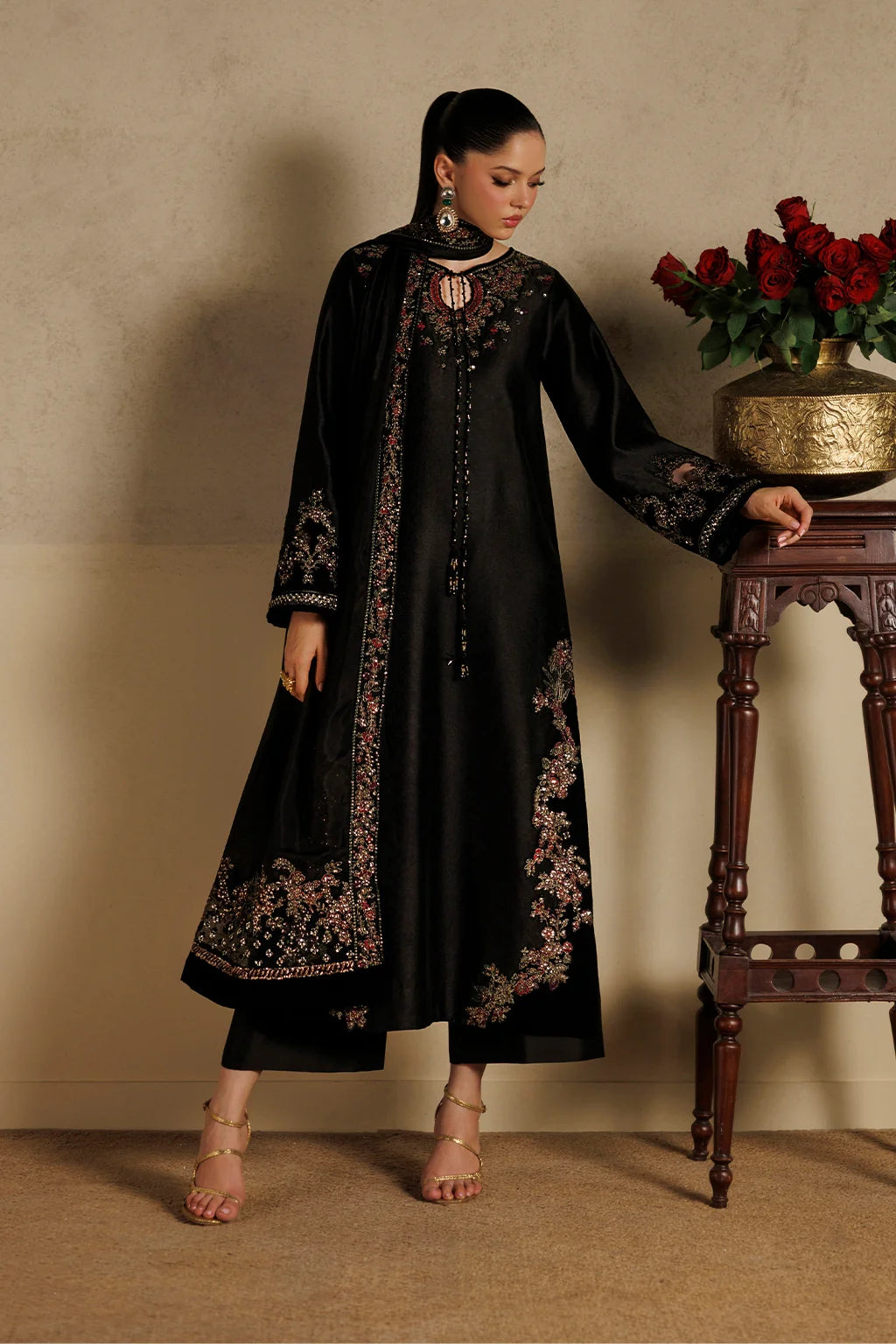 UE-737 Dyed Textured Sheesha Silk | Formals ‘26 | Iznik