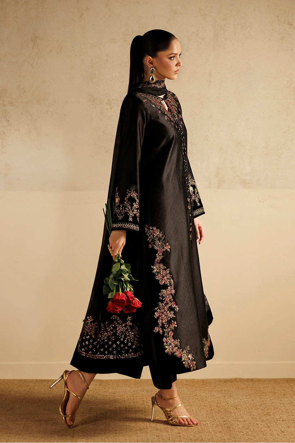 UE-737 Dyed Textured Sheesha Silk | Formals ‘26 | Iznik