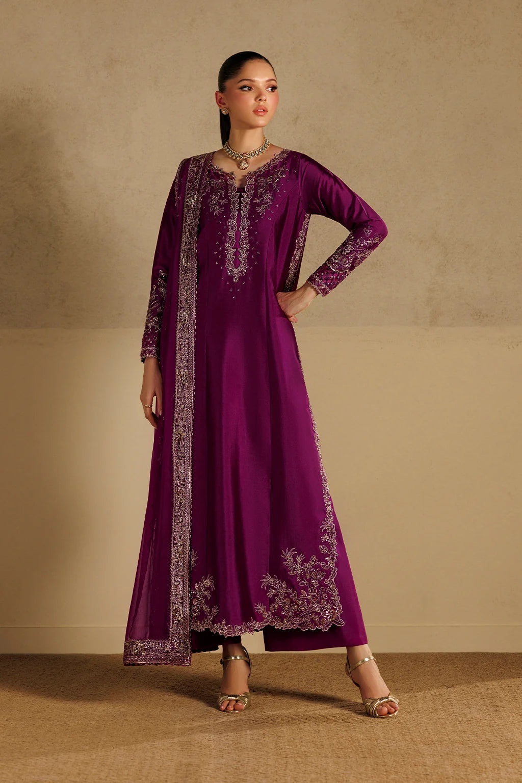 UE-736 Embroidered Sheesha Silk | Formals ‘26 | Iznik