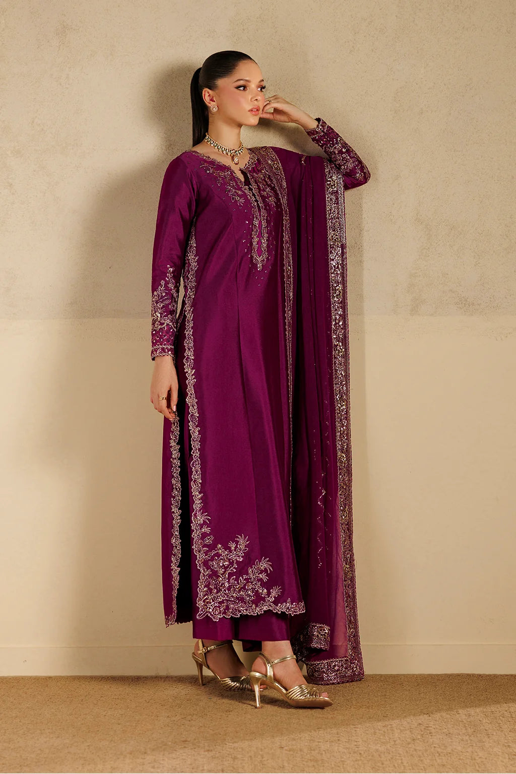 UE-736 Embroidered Sheesha Silk | Formals ‘26 | Iznik