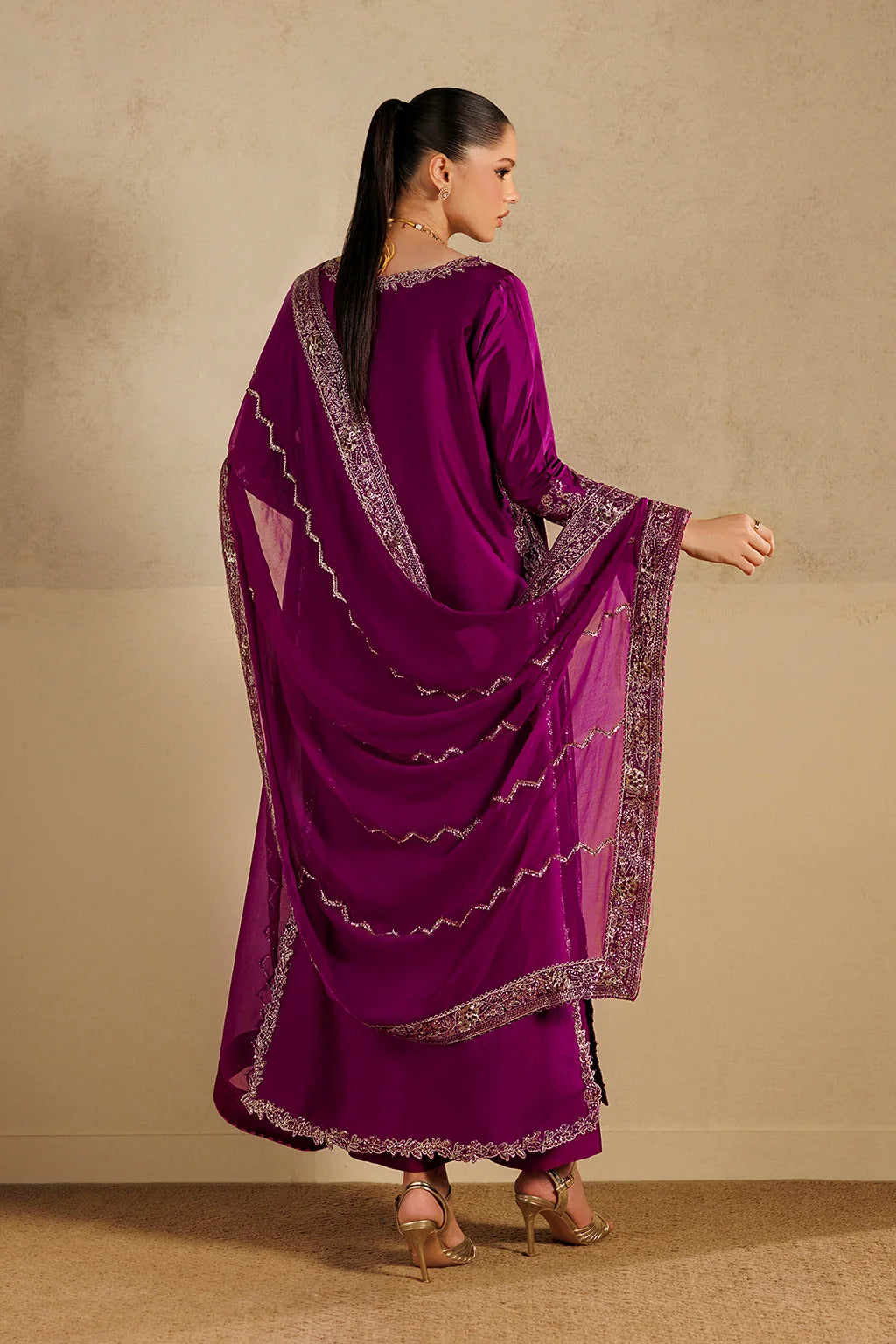 UE-736 Embroidered Sheesha Silk | Formals ‘26 | Iznik