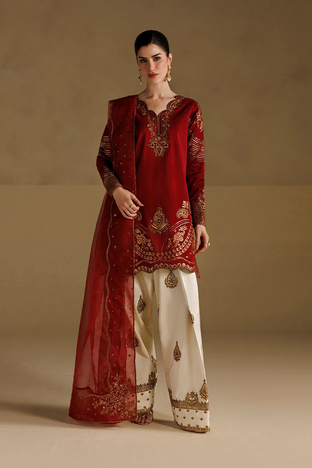 UE-734 Embroidered Ramen Silk | Formals ‘26 | Iznik