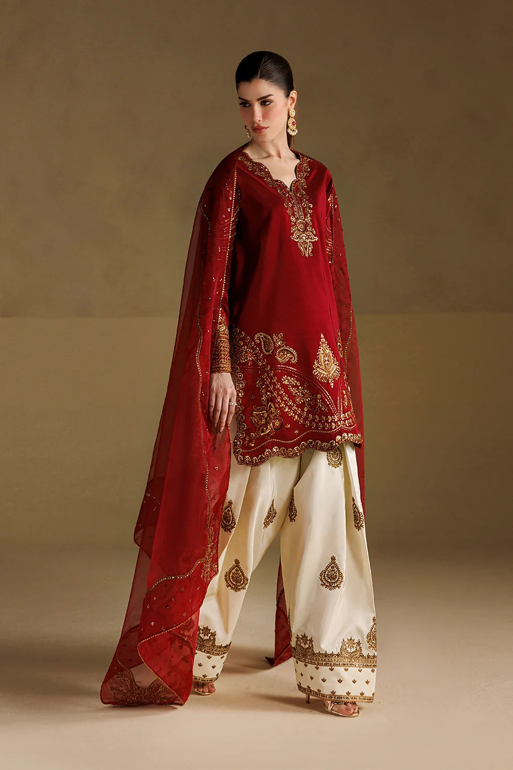 UE-734 Embroidered Ramen Silk | Formals ‘26 | Iznik
