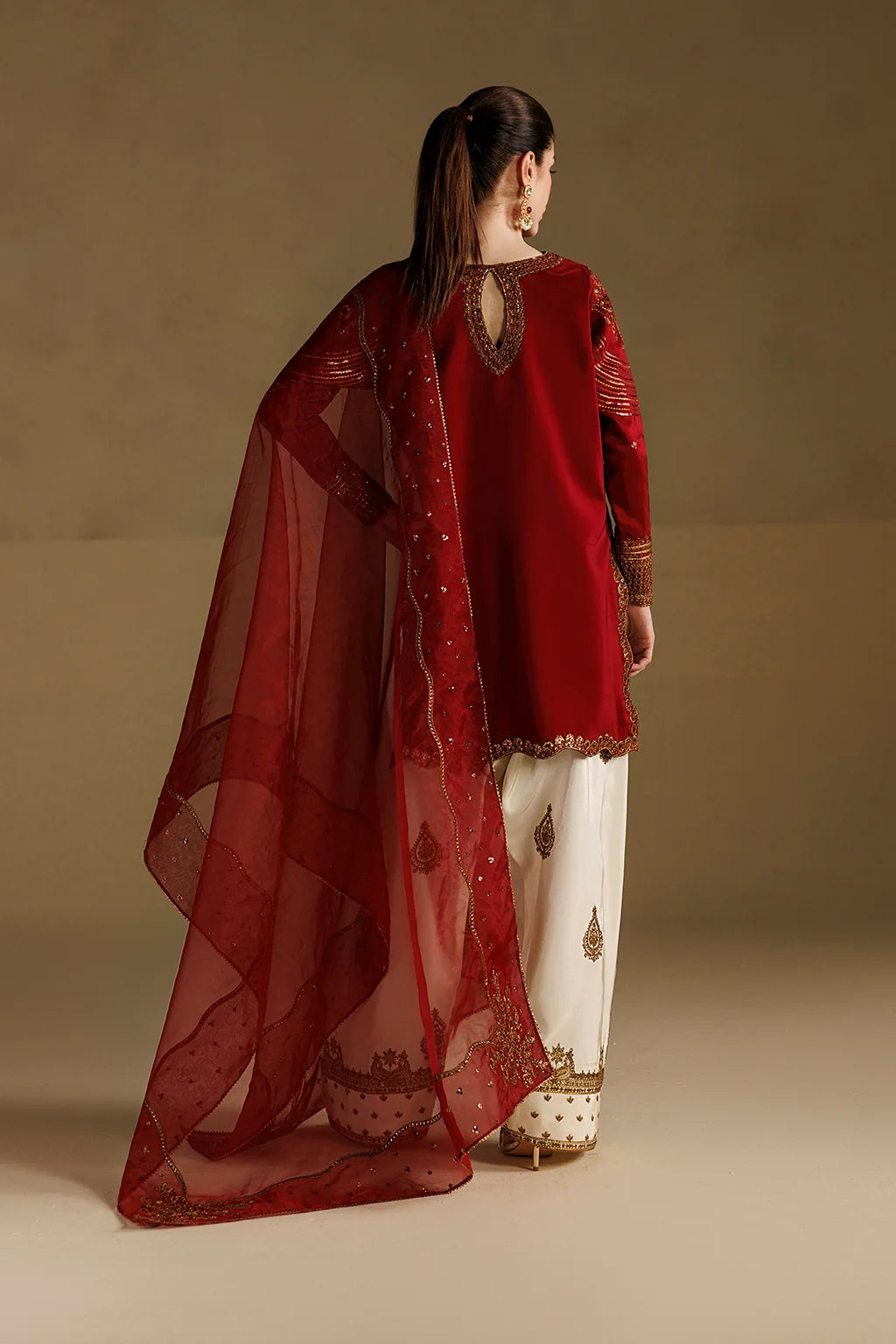 UE-734 Embroidered Ramen Silk | Formals ‘26 | Iznik