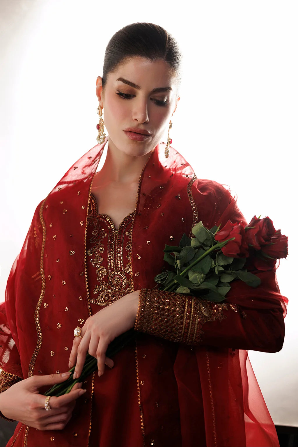 UE-734 Embroidered Ramen Silk | Formals ‘26 | Iznik