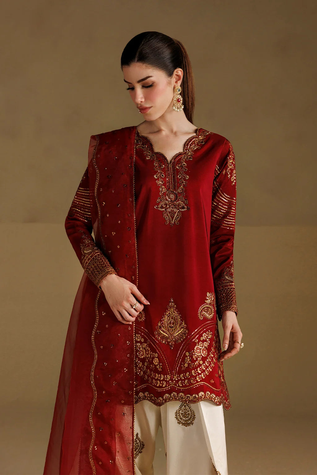 UE-734 Embroidered Ramen Silk | Formals ‘26 | Iznik