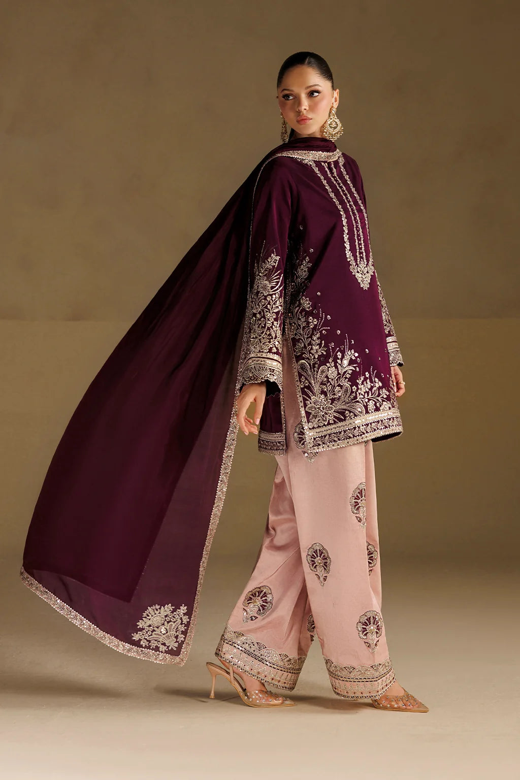 UE-733 Embroidered Ramen Silk | Formals ‘26 | Iznik
