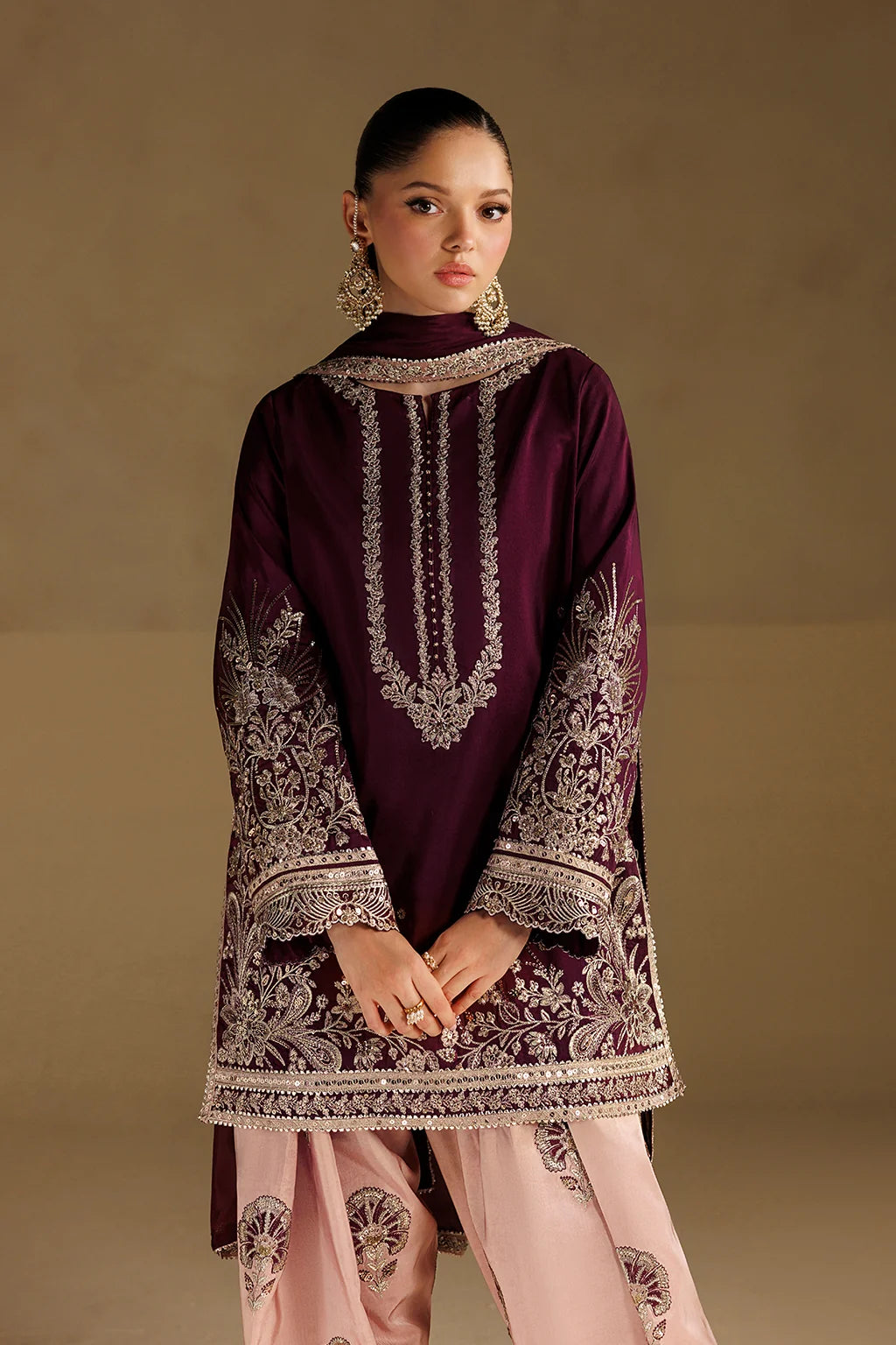 UE-733 Embroidered Ramen Silk | Formals ‘26 | Iznik