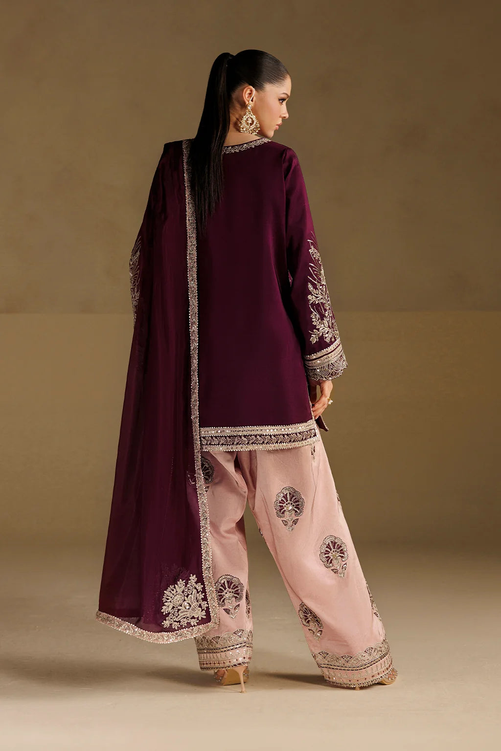 UE-733 Embroidered Ramen Silk | Formals ‘26 | Iznik
