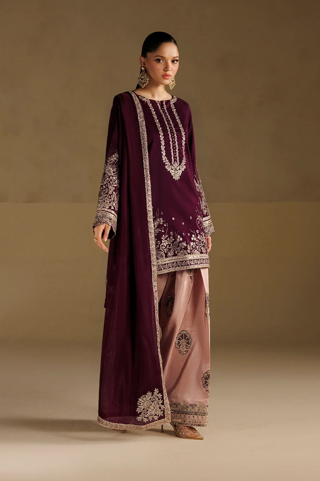 UE-733 Embroidered Ramen Silk | Formals ‘26 | Iznik
