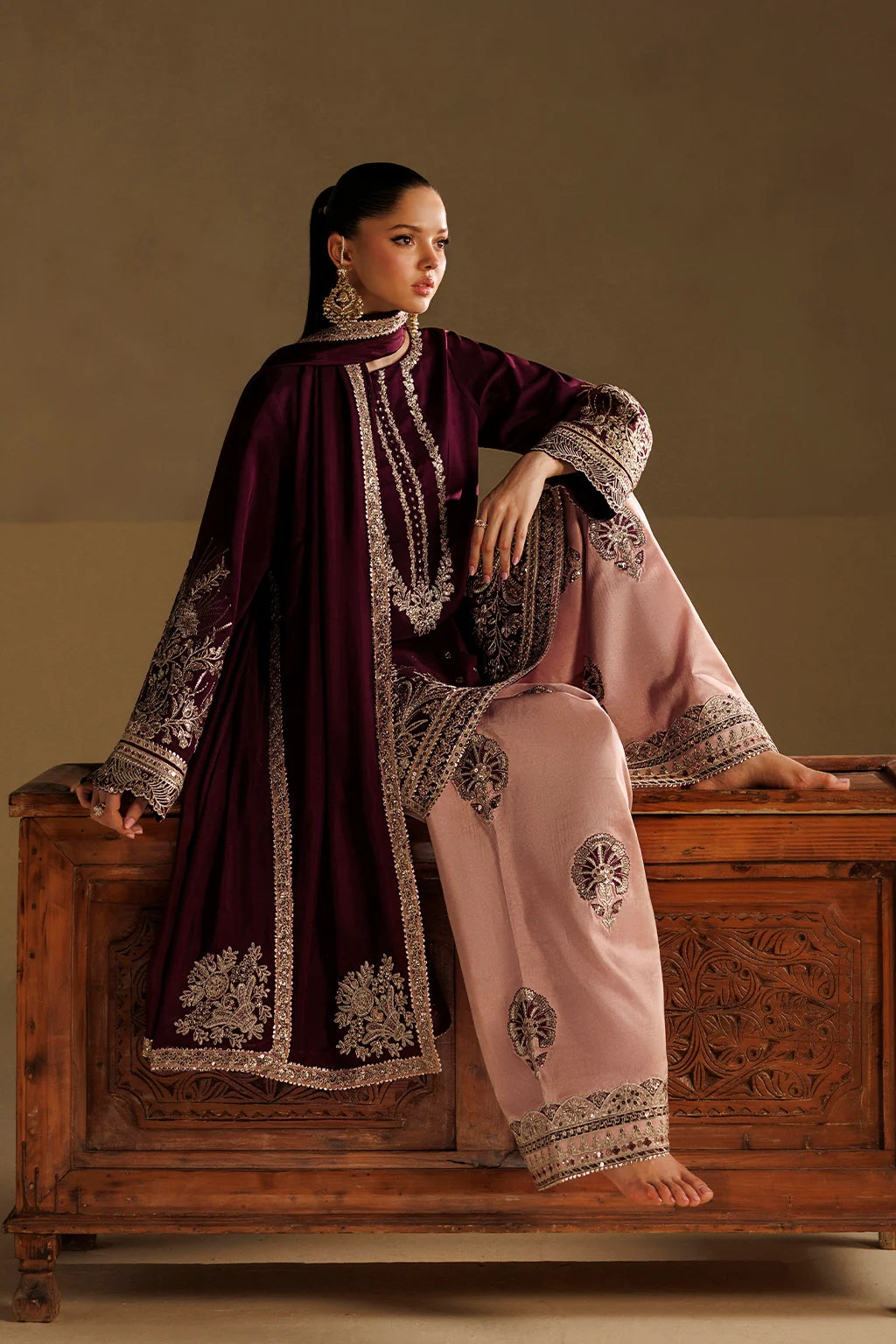 UE-733 Embroidered Ramen Silk | Formals ‘26 | Iznik