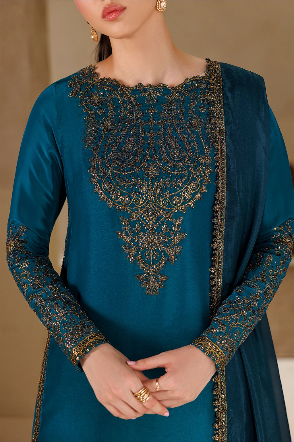 UE-731 Embroidered Ramen Silk | Formals ‘26 | Iznik