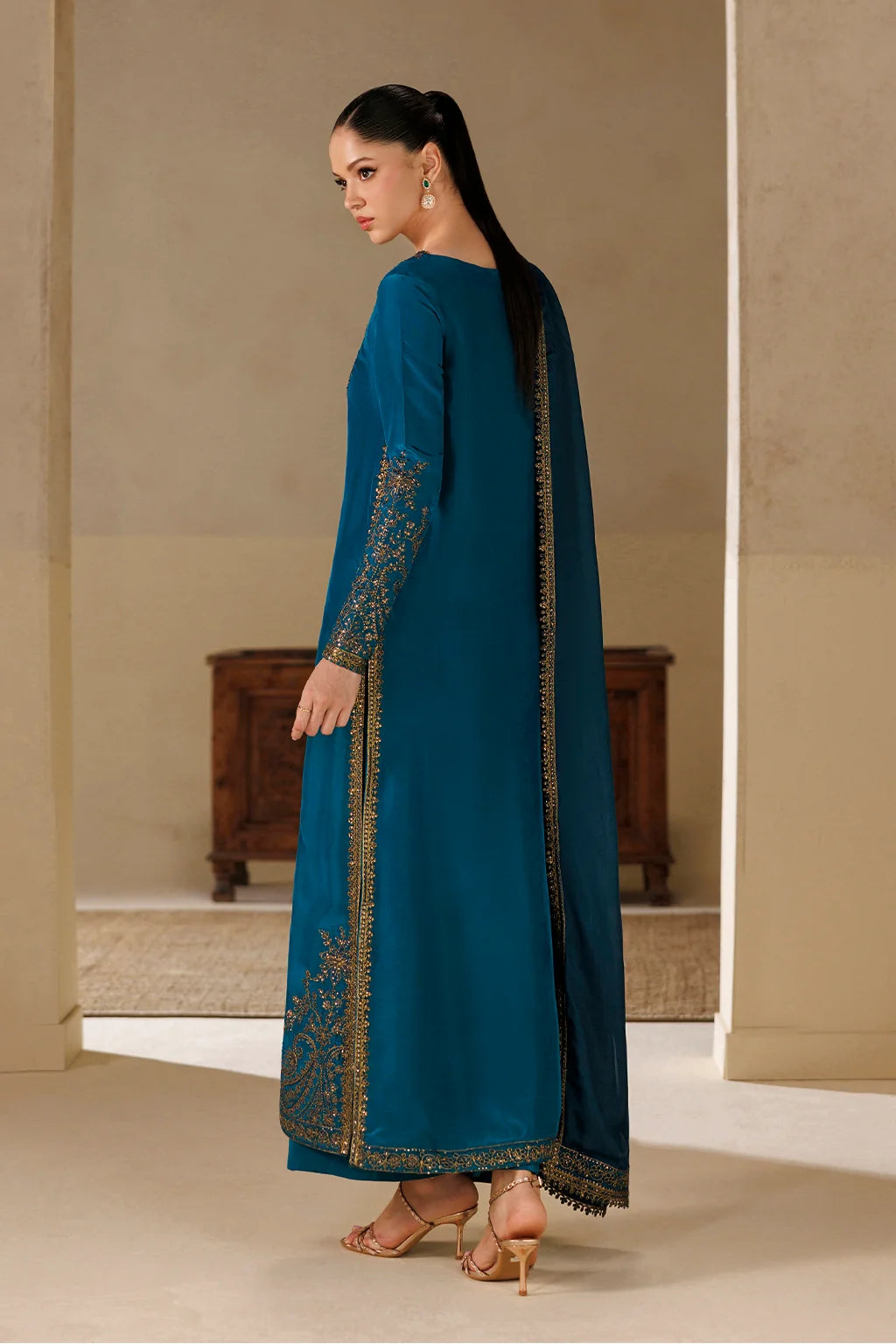 UE-731 Embroidered Ramen Silk | Formals ‘26 | Iznik