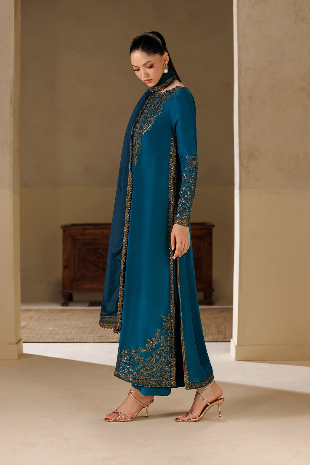 UE-731 Embroidered Ramen Silk | Formals ‘26 | Iznik
