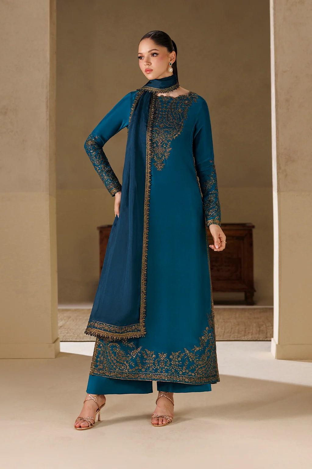 UE-731 Embroidered Ramen Silk | Formals ‘26 | Iznik