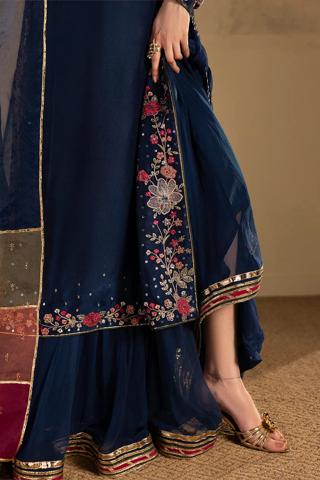UE-728 Embroidered Pure Ramen Silk | Formals ‘26 | Iznik