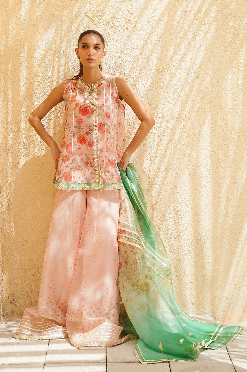 IZNA | Semi Formals | Sania Maskatiya